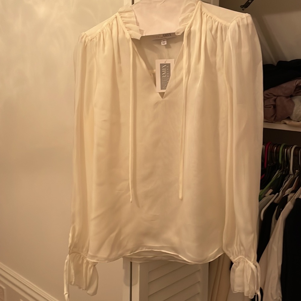 Intermix blouse - Picture 2 of 2